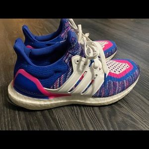 Like new Ultra Boost. Youth size 5. Fits women’s 6.5.